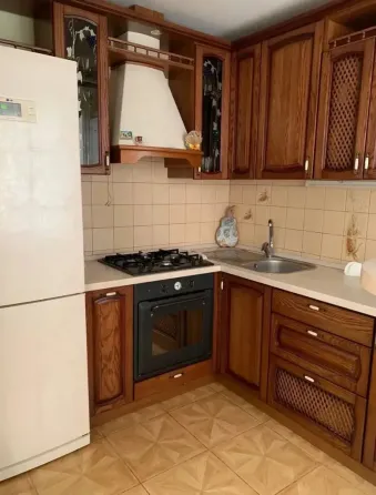 Сдаётся 3-комнатная квартира в Ленинском районе (ориентир: Цирк, Обжора). Донецк