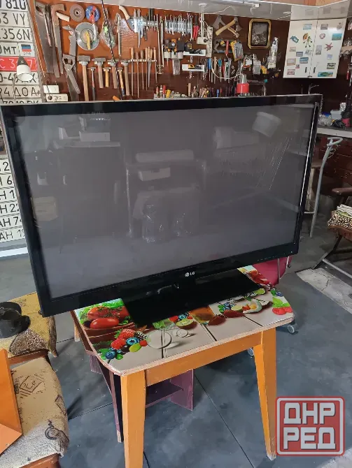 Продам телевизор LG 42PT-250-ZA на запчасти Макеевка - изображение 1