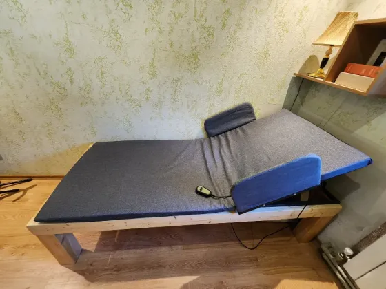 Кровать для лежачих (дерево, электропривод) Макеевка