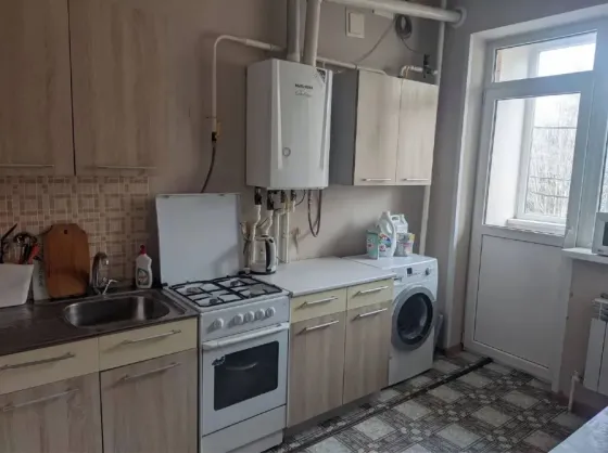 Срочно сдам квартиру в Будённовском районе Донецка на долгий срок! Донецк
