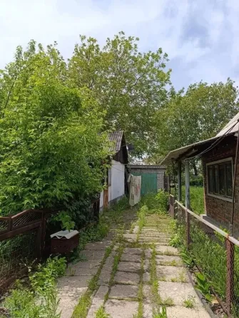 Продам 3 ком. квартиру на земле Донецк