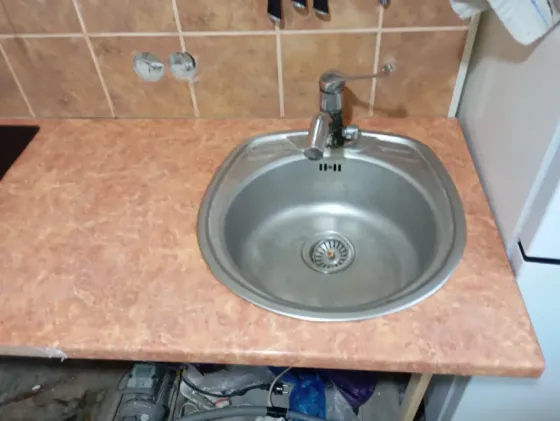 Продам столешницу с плитой и мойкой Макеевка