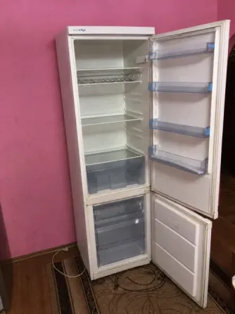 Холодильник бу Zanussi 2 метра Харцызск