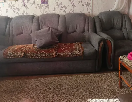 Продам диван и кресло . Макеевка Зеленый Макеевка