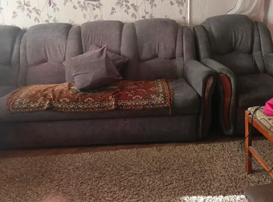Продам диван и кресло . Макеевка Зеленый Макеевка