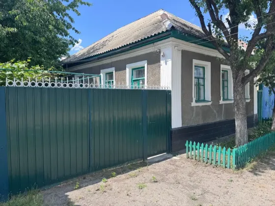 Продам дом в городе Луганск улица Чапаева Луганск
