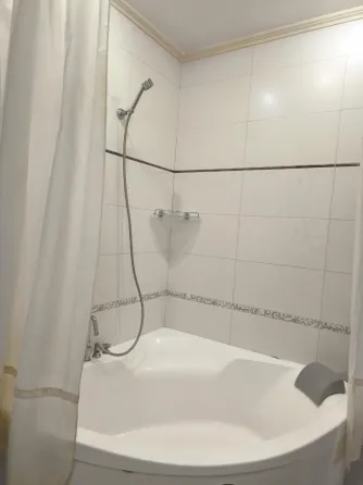 Продам самую дешевую 4 комн.кв. новострой, пр. Ильича 21 а. Донецк