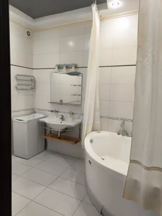 Продам самую дешевую 4 комн.кв. новострой, пр. Ильича 21 а. Донецк