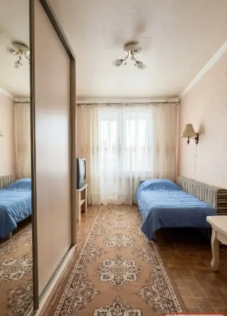 Продам 4 х комн квартиру в центре Донецк