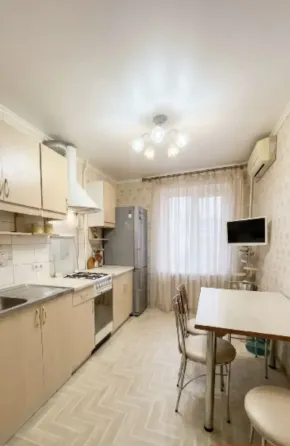 Продам 4 х комн квартиру в центре Донецк