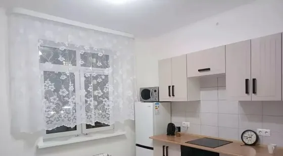 Сдаётся уютная однокомнатная квартира площадью 38 м² возле Донецк Сити . Донецк
