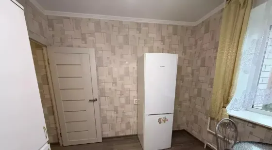 Сдаётся светлая однокомнатная квартира площадью 42 м². Донецк