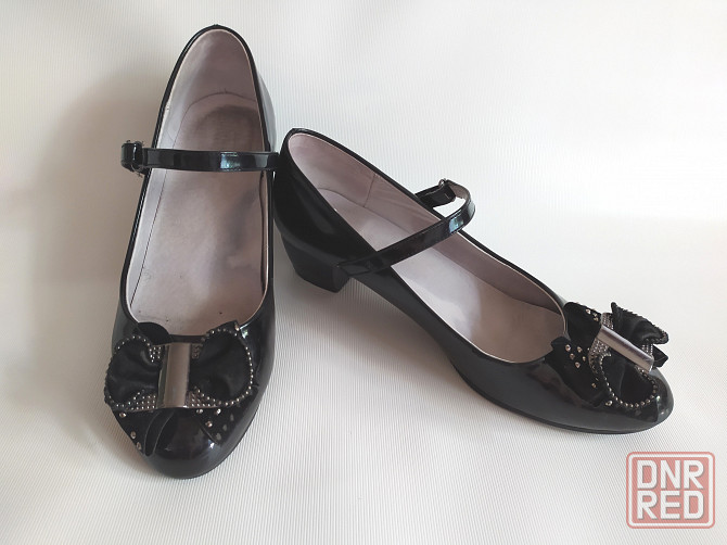 Лаковые черные туфли, 37 размер (стелька 25 см) Донецк - изображение 1