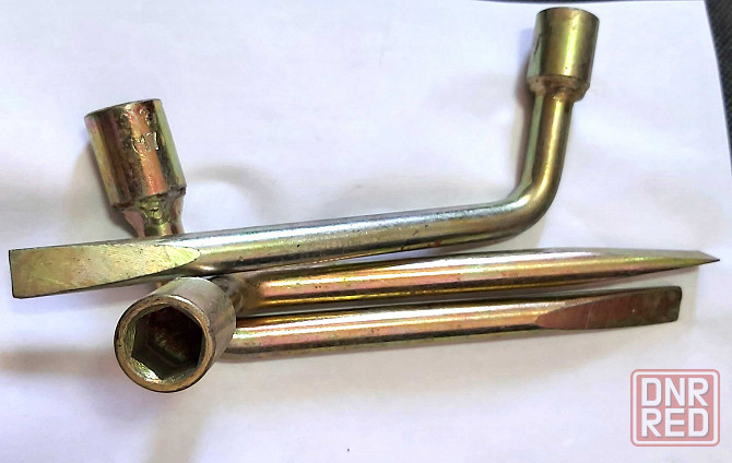 Ключ баллонный 17 мм, изогнутый, Г-образный, с монтажной лопаткой, оцинкованный, СССР. Макеевка - изображение 6