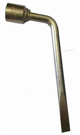 Ключ баллонный 22 мм, изогнутый, Г-образный, с монтажной лопаткой, оцинкованный, СССР. Донецк