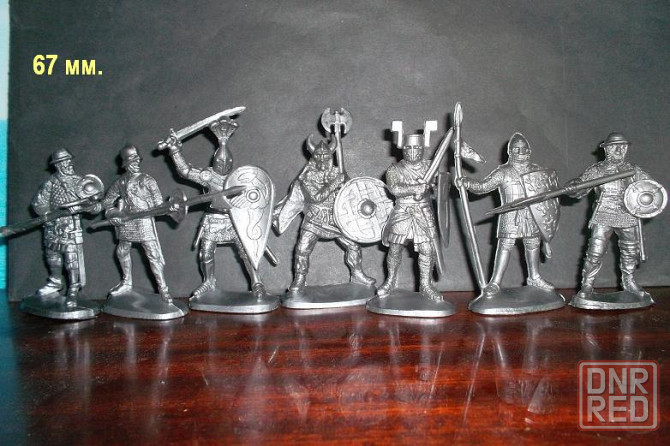 набор, 7 солдатиков: самураи, русичи, рыцари ( пластик ). Донецк - изображение 3