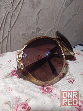 Женские солнцезащитные очки с вензелями Макеевка - изображение 3