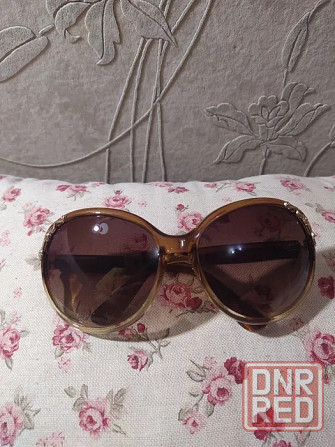 Женские солнцезащитные очки с вензелями Макеевка - изображение 2