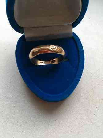 Обручальное золотое кольцо с бриллиантом Донецк
