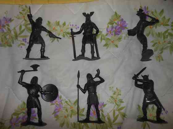 Солдатики дзи большие и малые. Енакиево