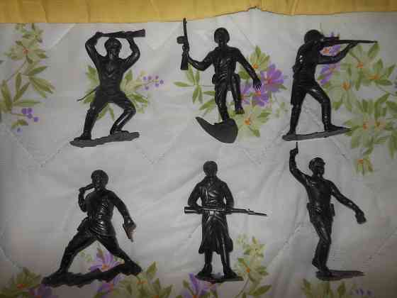 Солдатики дзи большие и малые. Енакиево