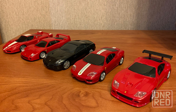 Масштабные модели машинок Ferrari 1:38 Shell V-Power Донецк - изображение 1