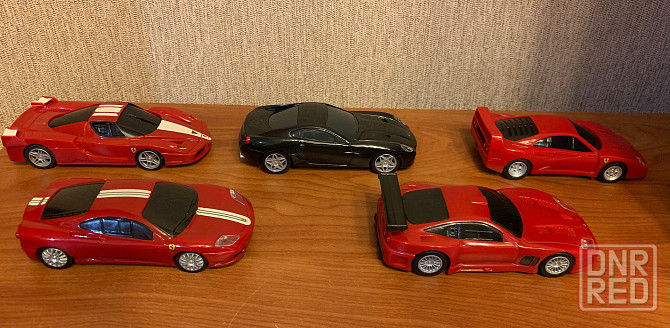 Масштабные модели машинок Ferrari 1:38 Shell V-Power Донецк - изображение 3