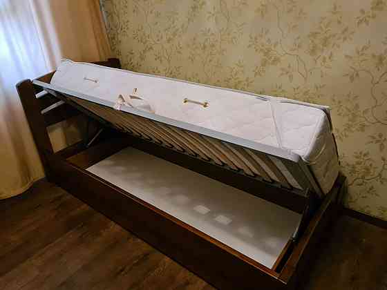Кровать с подъемным механизмом. Натуральное дерево Донецк