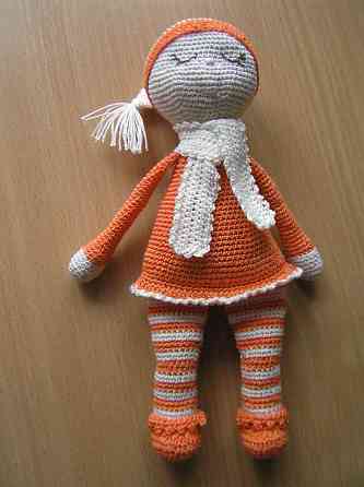 Милая маленькая куколка, связанная крючком Донецк