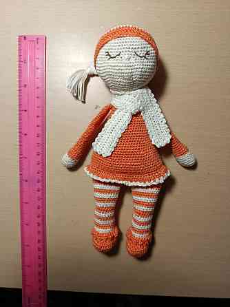 Милая маленькая куколка, связанная крючком Донецк