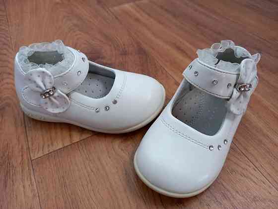 Продам детские сандалии 22 размера Донецк