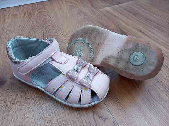 Продам детские сандалии 28 размера Донецк