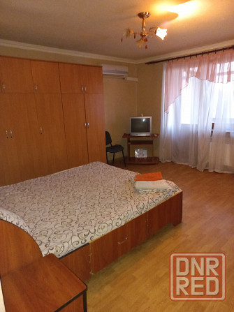 Посуточно 1к.кв Ильича 32 Грузия Мед.институт Донецк - изображение 1