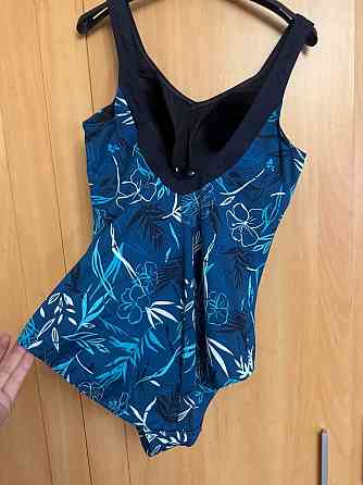 Купальник слитный Nabaiji (б\у р.52), торг Донецк