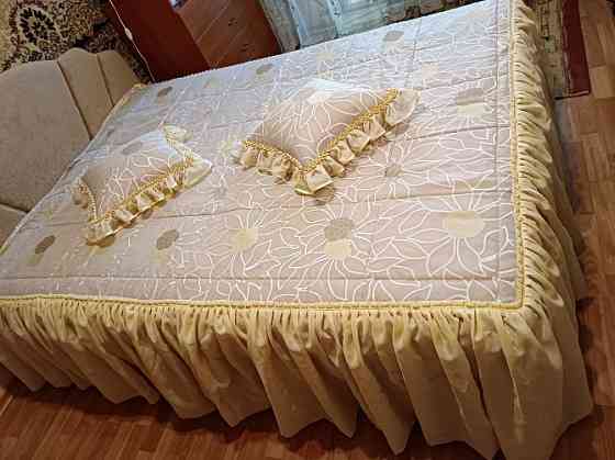 продам покрывало для кровати и ламбрикен Донецк