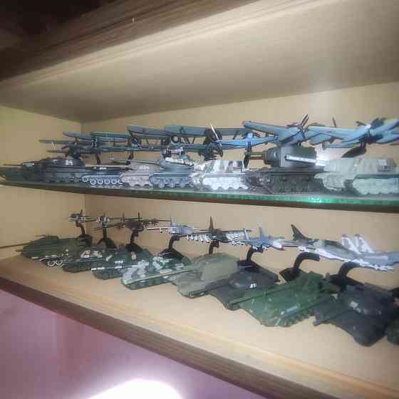 Продам коллекцию танков и самолетов Донецк