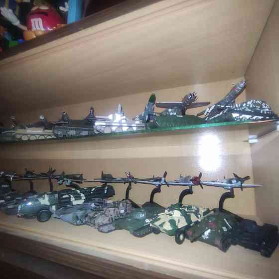 Продам коллекцию танков и самолетов Донецк