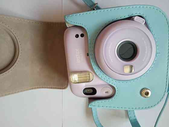 Незаменимый в путешествиях фотоаппарат Fujifilm instax 11 x 500 камеры моментальной печати Донецк