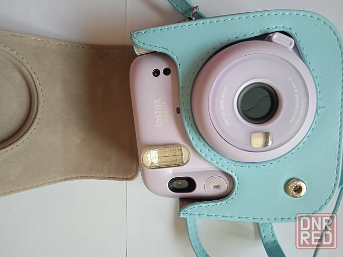 Незаменимый в путешествиях фотоаппарат Fujifilm instax 11 x 500 камеры моментальной печати Донецк - изображение 1