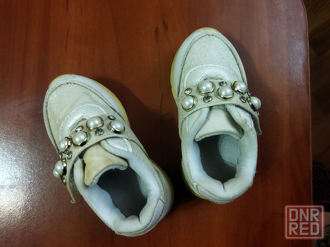 кроссовки белые на девочку от 1-1,5 лет Донецк - изображение 1