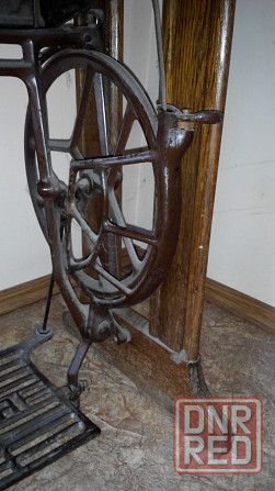 Чугунная швейная машинка с ножным приводом! Донецк - изображение 3