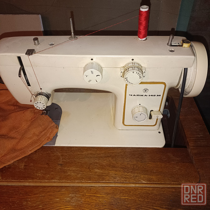 Швейная машинка Чайка 142М Донецк - изображение 2
