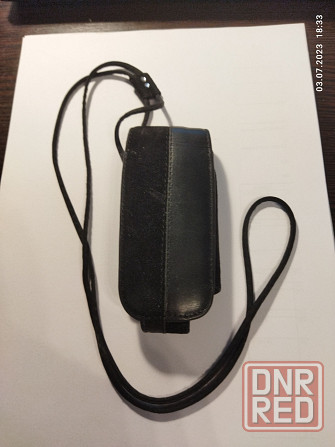 Чехол д/мобильного телефона (Nokia 6230i или аналог) вертикальн., кожаныйый, черный на шею Донецк - изображение 3