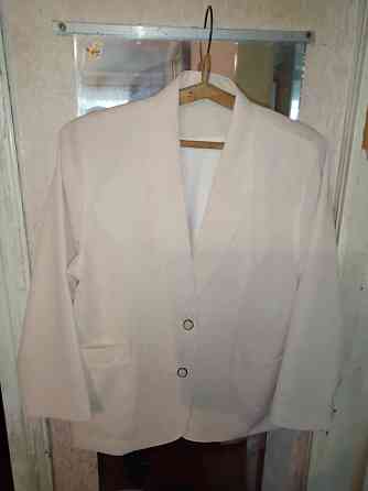 Пиджак женский легкий летний , лен , цвет белый , размер 46 . Макеевка