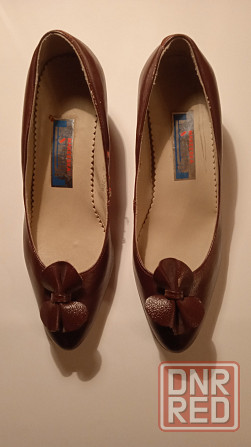 Туфли на невысоком каблуке , кожа , цвет коричневый , размер 38 . Макеевка - изображение 4