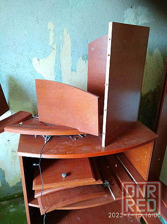 Продам по сходной цене мебель стенку- горка Донецк - изображение 1
