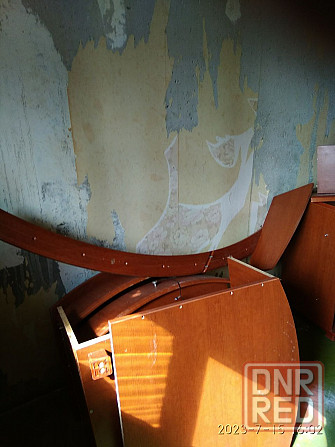 Продам по сходной цене мебель стенку- горка Донецк - изображение 3
