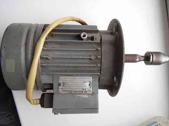 Продам эл . двигатель Донецк