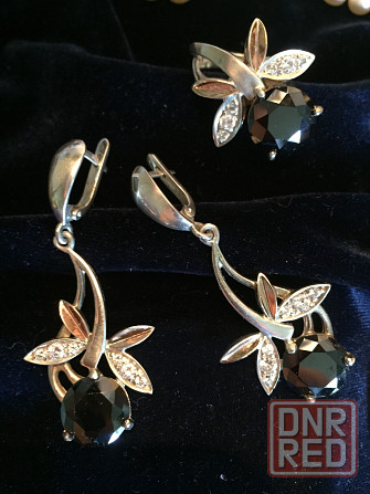 Серебряные серги и кольцо (комплект) с золотыми вставками Донецк - изображение 1