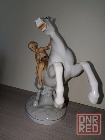 Немецкая фарфоровая статуэтка "Наездница" Шаубах Кунст Донецк - изображение 8